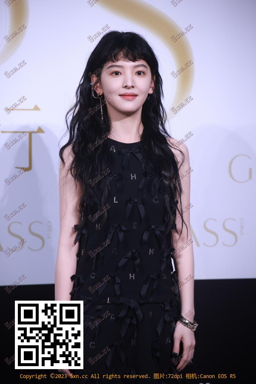 章若楠glass可爱造型红毯~